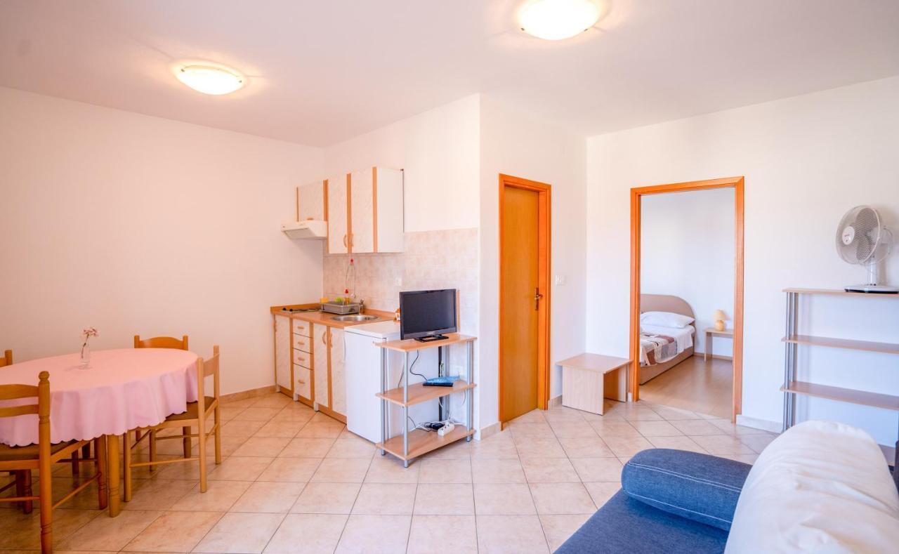 Apartments Valentin Privlaka  Exteriör bild